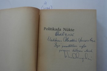 Politikada Nükte – Nejat Muallimoğlu / Muallimoğlu Yayınları, 448 s. (imzalı)