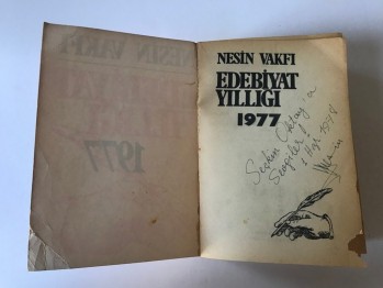 Edebiyat Yıllığı 1977 – Aziz Nesin (İthaflı ve İmzalı)