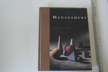 Management – Richard L. Daft , The Dryden Press , 824 s. (Ciltli)