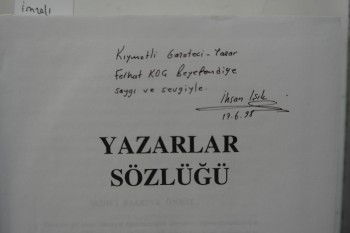 Yazarlar Sözlüğü – İhsan Işık , Risale Yayınları , 744 s. (Ciltli Şömizli) , Yazar İmzalı