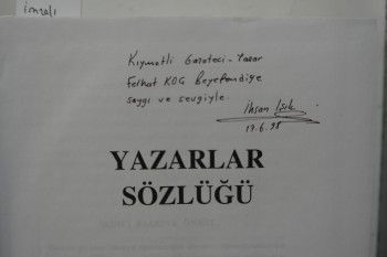 Yazarlar Sözlüğü – İhsan Işık , Risale Yayınları , 744 s. (Ciltli Şömizli) , Yazar İmzalı