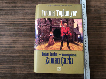 Robet Jordan – Zaman Çarkı/Fırtına Toplanıyor