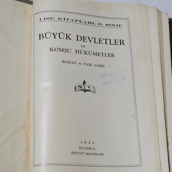 Büyük Devletler ve Komşu Hükümetler - 1933 Devlet Matbaası Baskı (Ciltli)