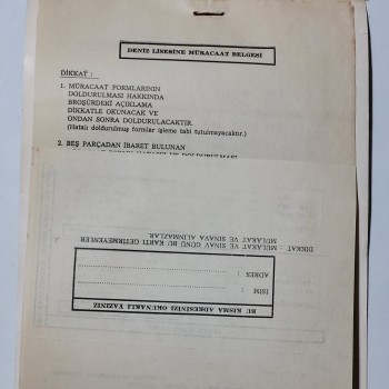 1971-1972 Öğretim Yıı Deniz Kuvvetleri Komutanlığı Deniz Lisesi Kayıt Kabul Koşulları ve Seçme Sınavı ile ilgili açıklamalar kitapçığı - Deniz Lisesi Müracaat Belgesi Formu içinde