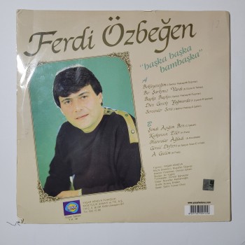 Ferdi Özbeğen - Başka Başka Bambaşka (Yeni Baskı)