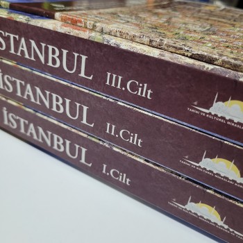 20. yüzyıl'dan 21. yüzyıl'a Necip Bey Haritaları'ndan günümüze öncesi ve sonrası İstanbul (3 cilt takım - Kutulu)