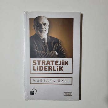 Stratejik Liderlik - Mustafa Özer (Jelatininde)