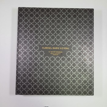 Küresel Barış Vizyonu - Recep Tayyip Erdoğan (Kutulu, Ciltli, Şömizli, Özel Baskı)