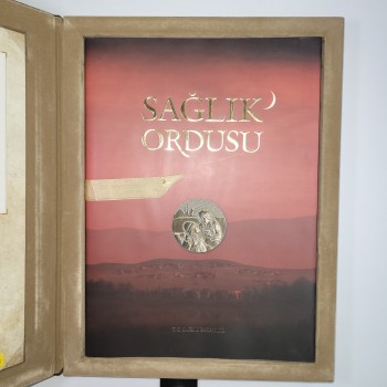 Sağlık Ordusu (Özel Deri Kutulu, Ciltli, Şömizli, CD'li)