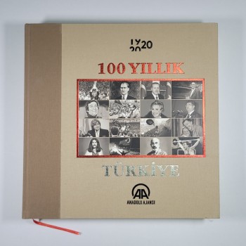 100 Yıllık Türkiye (Ciltli) - Anadolu Ajansı