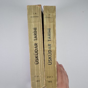 Abideleri ve Kitabeleriyle Üsküdar Tarihi 2 Cilt Takım
