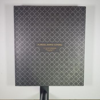 Küresel Barış Vizyonu - Recep Tayyip Erdoğan (Kutulu, Ciltli, Şömizli, Özel Baskı)