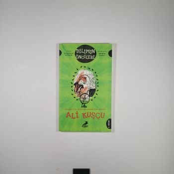 Yeni Yirmi Yıl Krizi (Ciltli) - Uluslararası İlişkiler Üzerine Bir Eleştiri 1999-2019