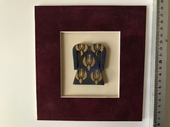 Altın Varaklı El İşçiliği Kadife Paspartulu ve Ahşap Malzeme Kaftan Çalışması