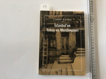İstanbul’un Yokuş ve Merdivenleri – Cahit Kayra