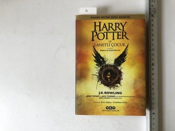 Harry Potter ve Lanetli Çocuk (1.ci Baskı)