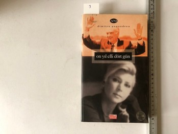 On Yıl Elli Dört Gün – Dimitra Papandreu