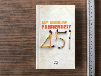 Ray Bradbury – Fahrenheit 451