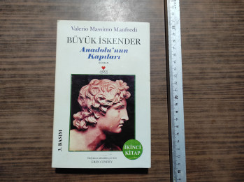Valerio Ma s simo Manfredi – Büyük İskender  (Cilt:1-2-3 , Takım )