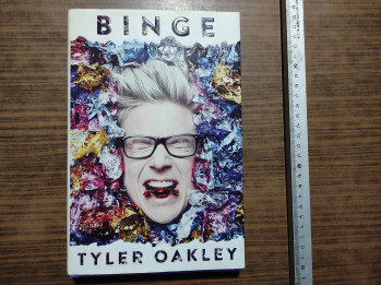 Tyler Oakley – Binge