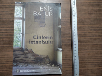 Enis Batur – Cinlerin İstanbulu