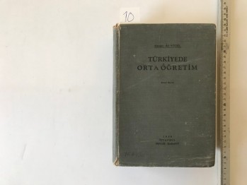Türkiyede Orta Öğretim  Hasan Ali Yücel (cilt)