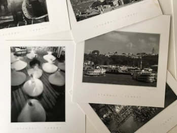 Orijinal Kabında Fotoğraf Sanatçısı Bünyad Dinç’in 11 Ad. İstanbul Kartı