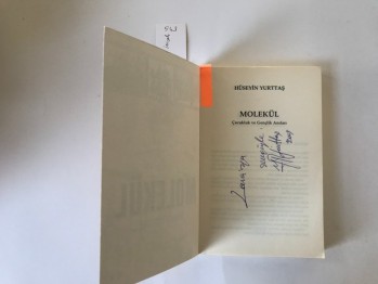 Çocukluk ve Gençlik Anıları Molekül-Hüseyin Yurttaş (imzalı)