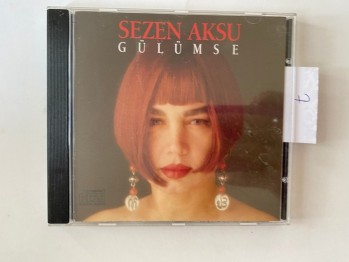 Sezen Aksu – Gülümse