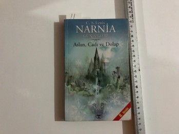 Narnia Günlükleri/Aslan, Cadı ve Dolap – C. S. Lewis / Doğan, 2009, 186 s.