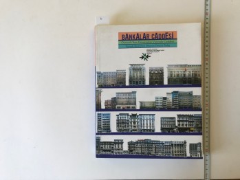 Bankalar Caddesi Osmanlı’dan Günümüze Voyvoda Caddesi – Edhem Eldem , Osmanlı Bankası, 2000, 279 s.