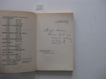 Hayat bir Utanmaz Kitap – Füsun Önal (İmzalı)