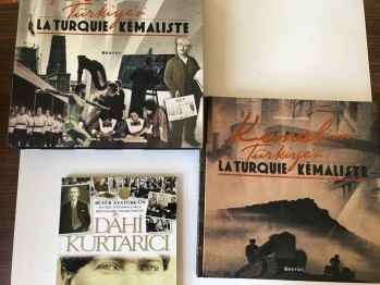 Bugünün Bilgileriyle Kemal'in Türkiye'si La Turquie Kemaliste (Kutulu, Ciltli) / Boyut, 253 s., 382 s.