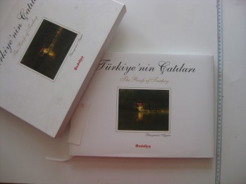 Türkiye’nin Çatıları-Bünyamin Aygün/Onduline,2011,229 s.(Ciltli,kutulu)