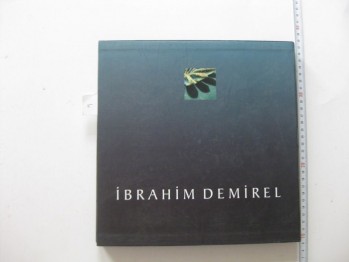 İbrahim Demirel Doku ve Ritim (Ciltli, Kutulu), Sanatyapım, 2008, 132 s.