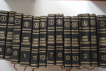 Sahih-i Buhari Muhtasarı Tecrid-i Sarih Tercümesi ve Şerhi – M. Cemal Sofuoğlu , Diyanet İşleri Yayınları , 13 Cilt