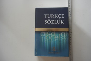 Türkçe Sözlük , Türk Dil Kurumu Yayınevi , 2757 s.