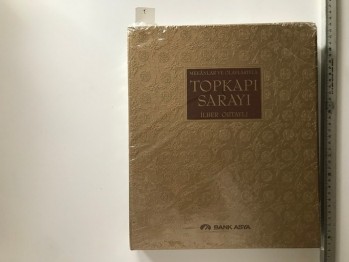 Topkapı Sarayı Mekanlar ve Olaylarıyla – İlber Ortaylı (Ciltli)