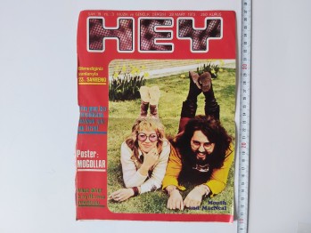 Hey Dergisi Kapak ( Arkası Asu Maralman Fotoğraflı)
