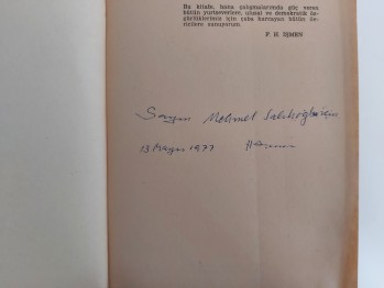 Parlamento’da 9 Yıl – Fatma Hikmet İşmen , YAZARINDAN  İMZALI  İTHAFLI , 1977 ,550 s.
