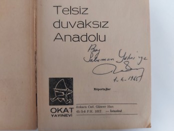 Telsiz Duvaksız Anadolu – Necmi Onur , YAZARINDAN  İMZALI  İTHAFLI .127 s. Kapak Haliyle
