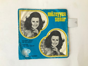 Sadece Kapak- Müzeyyen Senar – Geldiğm Dikenli Aşk Yollarında , Bursanın Ufak Tefek Taşları, Atlas, Kapak:8