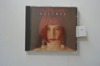 Sezen Aksu-Gülümse