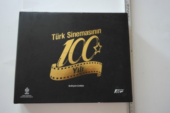 Türk Sinemasının 100 yılı – Burçak Evren (Ciltli), T.C. Kültür ve Turizm Bakanlığı, 2014, 670 s.