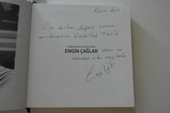 Yeşil Çam’ın Gülen Yüzü – Engin Çağlar İMZALI (Ciltli), Aksav, 2011, 289 s.