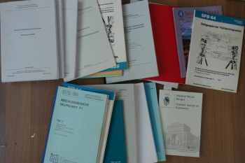İstanbul İktisat Dergisi Istanbul Journal Of Economics  Yıl:2019(25 adet lot kitap, fotokopi içerir)