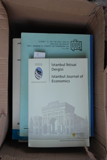 İstanbul İktisat Dergisi Istanbul Journal Of Economics  Yıl:2019(25 adet lot kitap, fotokopi içerir)