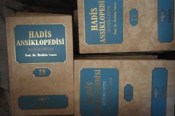 Hadis Ansiklopedisi Kütüb-i Sittte – Prof. Dr. İbrahim Canan , Akçağ Zaman Yayınları (18 Cilt Takım)