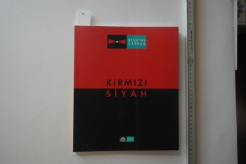 Kırmızı Siyah – Beşiktaş Çağdaş , Beşiktaş Belediyesi , 87 s.