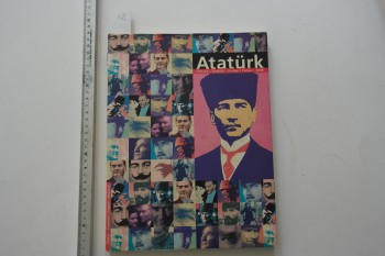Atatürk Türkiye 2000 – Erhan Turgut , 159 s.